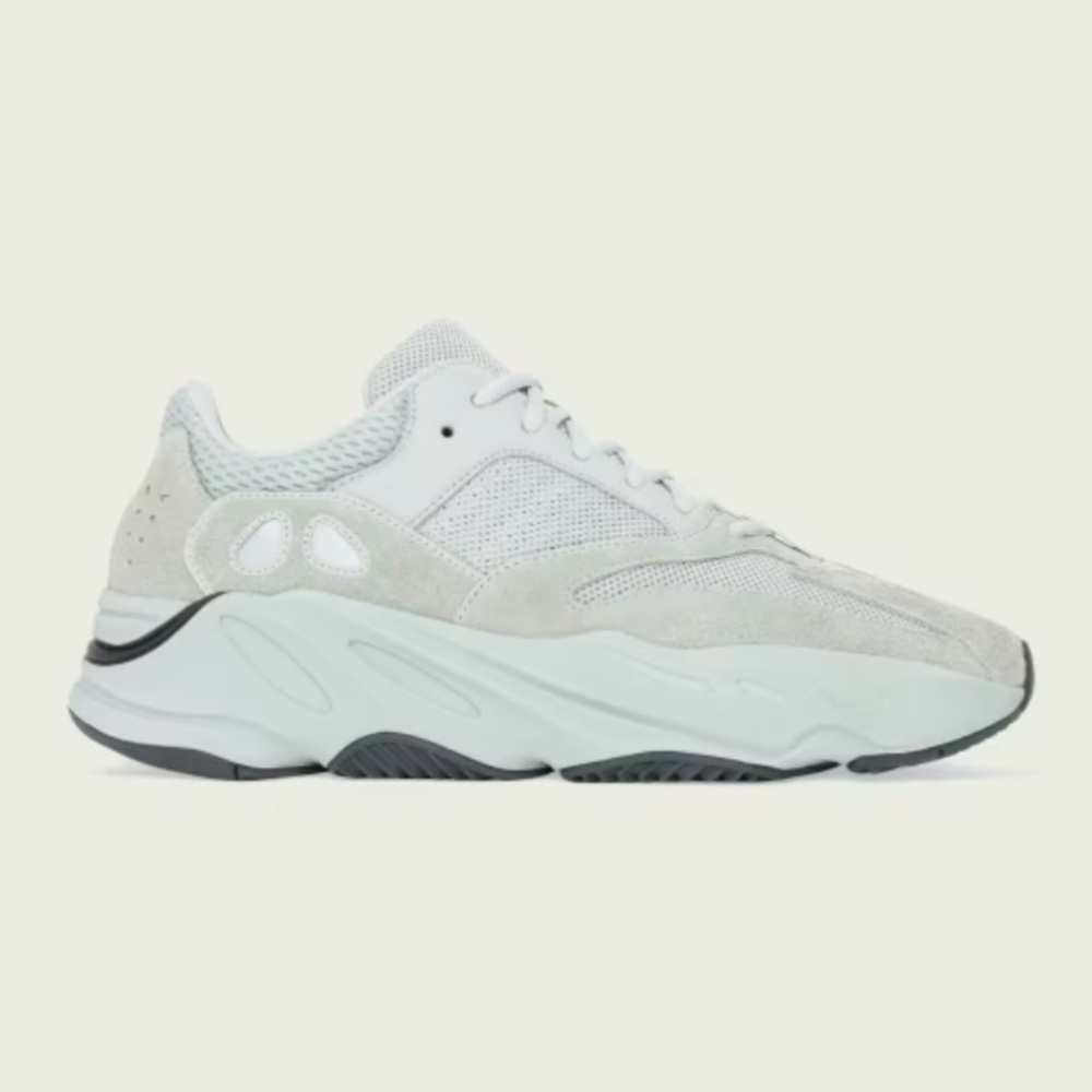 YEEZY boost 700